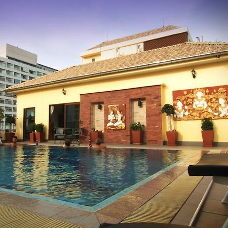 Royal Park Apartments Джомтиен Бийч Екстериор снимка