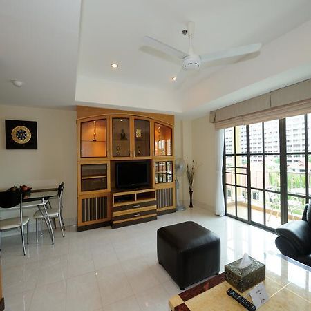 Royal Park Apartments Джомтиен Бийч Екстериор снимка