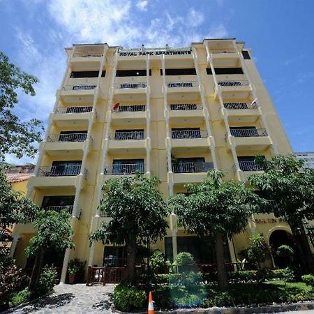 Royal Park Apartments Джомтиен Бийч Екстериор снимка