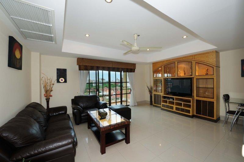 Royal Park Apartments Джомтиен Бийч Екстериор снимка