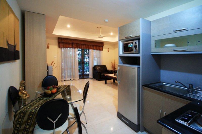 Royal Park Apartments Джомтиен Бийч Екстериор снимка