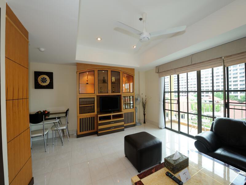 Royal Park Apartments Джомтиен Бийч Екстериор снимка